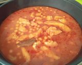 Foto del paso 4 de la receta: Potaje de garbanzos de bacalao con tomate 🍅🐟