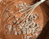 Foto langkah ke 5 dari resep Double Chocolate Banana Cake.