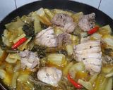 Hình bước làm 4 của món Cá cờ kho dưa cải