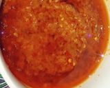 A picture of step 4 of Lal mirch chutney till ka tarka.