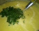 Foto del paso 6 de la receta: Muslos de pollo, puré con perejil y pico de gallo a lo Carmelita