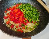 Foto del paso 2 de la receta: Pisto con gambas