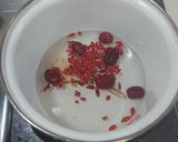 A picture of step 2 of Shaoxing Drunken Shrimp.