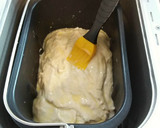 Foto del paso 3 de la receta: Pan de miel con azúcar perlado elaborado en la panificadora