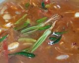Gambar langkah 3 resipi Kuetiau Tomyam Seafood.
