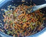 Foto del paso 2 de la receta: Guiso de fideos y chauchas