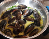 Foto del paso 3 de la receta: Mejillones al curry verde thai