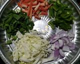 A picture of step 2 of Hakka noodles.
