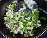 A picture of step 1 of Roti chicken garlic sauce rolls.