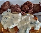 Foto del paso 8 de la receta: Carne al horno con papás y salsa de verdeo