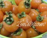 A picture of step 1 of Persimmon and Orange Smoothie.
