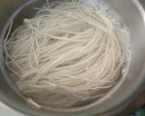 शेज़वान नूडल्स (Schezwan noodles recipe in Hindi) रेसिपी चरण 2 फोटो