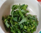 Foto langkah ke 2 dari resep Kailan Kentang Yin Yang.