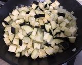 Une image de l'étape 6 de Chipolatas au curry d'aubergine et tomates.