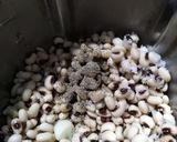 Foto del paso 2 de la receta: Acará (bollos de frijol carita)