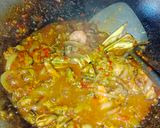 Foto langkah ke 5 dari resep Kerang Hijau Kupas dan Udang Saus Padang.
