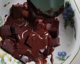 Foto del paso 11 de la receta: Tarta de chocolate, pera y cobertura chocolate cheesecream 🍫🍐