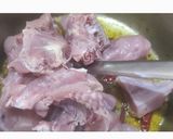 A picture of step 1 of Black chilli chicken.