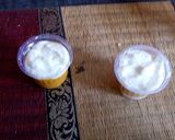 A picture of step 2 of Mango popsicles.