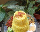 Foto langkah ke 3 dari resep Tumpeng Nasi Kuning.