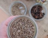 Foto del paso 2 de la receta: Infusión de semillas de eneldo y anís (estrellado y semillitas) 🍵