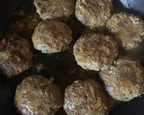 Foto del paso 3 de la receta: Tortitas de carne molida con hierbabuena 🇬🇹🇬🇹🇬🇹🇬🇹🇬🇹