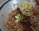 Foto langkah ke 8 dari resep Tumis Ayam Jamur Isian Bacang.