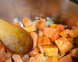 Foto del paso 4 de la receta: Crema de calabaza y batata