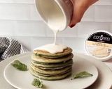 Foto del passaggio 6 della ricetta Pancake salati all’alga spirulina e crema di Taleggio 💚