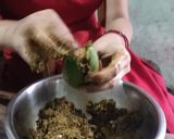 स्टफ्ड मैंगो अचार (Stuffed mango achar recipe in Hindi) रेसिपी चरण 2 फोटो