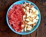 A picture of step 1 of Apple and carrot salad 🥗.