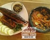 Foto langkah ke 2 dari resep Kakap Putih Salmon Asap Sambel Terasi Kecap.