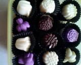 Foto langkah ke 4 dari resep Permen coklat warna.