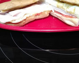 Foto del paso 5 de la receta: Bocadillo de pavo con mostaza a la miel