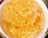 Hình bước làm 1 của món Mì gói xào cải ngồng