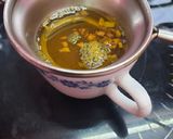 A picture of step 4 of Fennel, Ginger & Turmeric Tea.