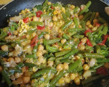 Foto del paso 3 de la receta: Revuelto de verduras y garbanzos