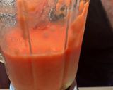 Foto del paso 2 de la receta: Crema fría de tomate y remolacha, queso tierno ahumado y olivada