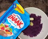 Foto langkah ke 2 dari resep Biji Salak Ubi Ungu.