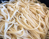 Foto del paso 2 de la receta: Spaghetti en salsa bechamel y camarones