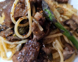 Foto del paso 8 de la receta: Espaguetis con champiñones, ajos, cayena y alcaparras