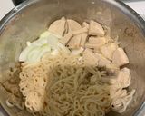 รูปขั้นตอนการทำที่ 7 ของ ยำมาม่าหมูยอ สูตรนำ้ยำร้านดัง