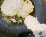 A picture of step 4 of Mint masala BBQ potatoes with cheesy white gravy.