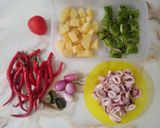 Foto langkah ke 1 dari resep Cumi Balado dengan Kentang dan Petai.