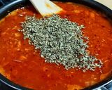 Foto del paso 2 de la receta: Espaguetis🍝Al Nero Di Seppia con Atún en Salsa Roja...!😋