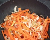 Foto del paso 3 de la receta: Noodles al Wok con pollo y verduritas con salsa teriyaki