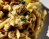 Foto del paso 9 de la receta: Macarrones con sofrito de merluza y almejas