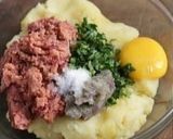 Foto langkah ke 2 dari resep Perkedel Kentang Kornet.