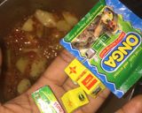 A picture of step 3 of Potato and meatballs sauce.