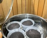 Foto langkah ke 5 dari resep [Eps. 63] Bolu Ketan Hitam Kukus isi Cream Cheese 🥮🧀.